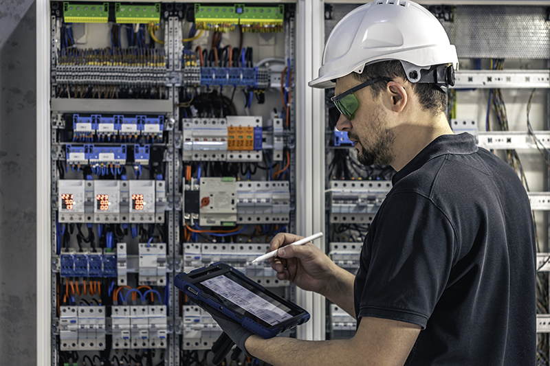Serwonapędy Panasonic Minas - precyzja i dynamika w kompaktowym wydaniu