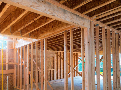 „Wolny wiatr” w ścianach szkieletowych - jak opanować nieszczelności instalacyjne dzięki puszkom wiatroszczelnym