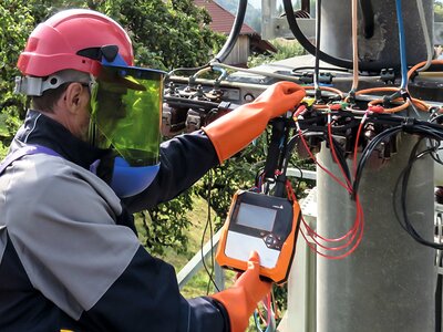 Wahania napięcia i przestoje? PQ BOX pomaga wykryć źródło problemu