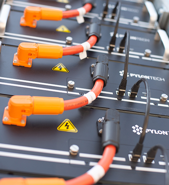 Magazyny energii - większa kontrola nad energią, kosztami i ciągłością pracy
