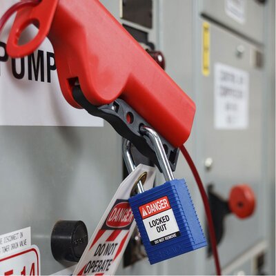 Kłódka LOTO SafeKey nylonowa, szekla stalowa 38 mm, niebieska, 150317 - aplikacja 1