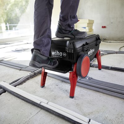 Skrzynka narzędziowa z wyposażeniem dla elektryków, 82-częściowa, z walizką 82, 45734